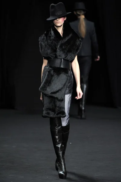 Look 17